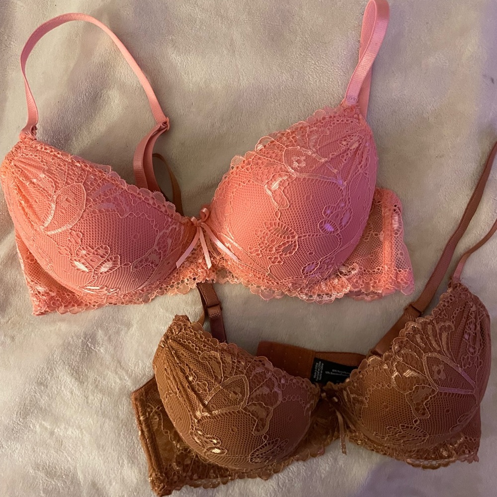 EUC 2 Bras Sexy with Lace Size 34B